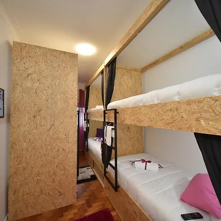 Tuk Tuk Hostel