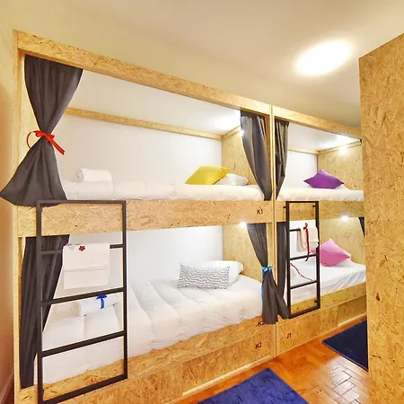 Tuk Tuk Hostel